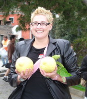 Them's some large lemons!! Waiting for the boat to Capri, lemons on sale by local market