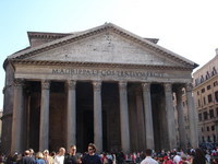 We stopped at the Pantheon for a quick Maccas cheeseburger!! Right there in the forecourt!