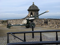 Modern gun used for the 1pm gun salute